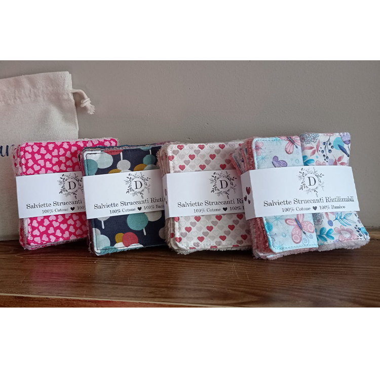 Set di 2 Pochette + Set 7 Salviettine per il Viso