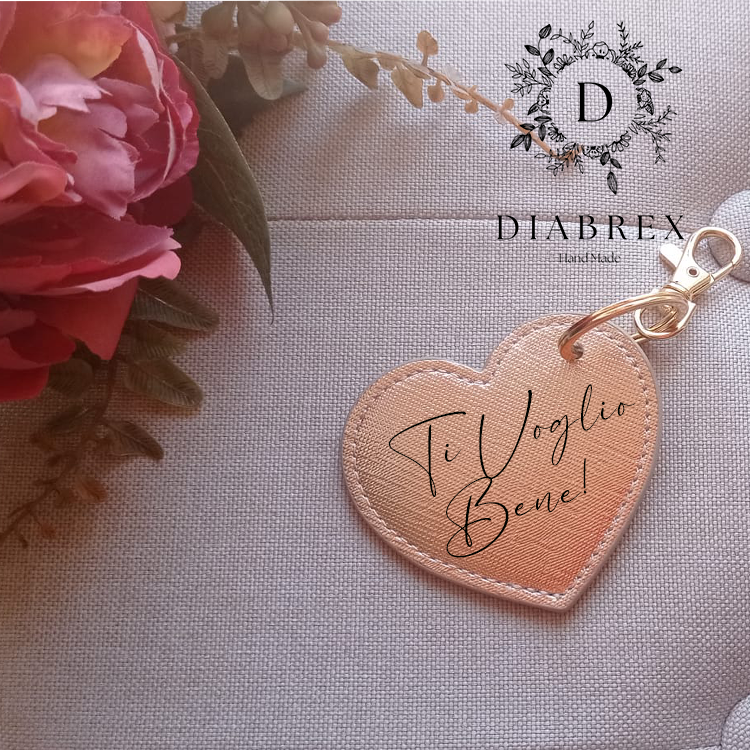 Personalized Round Keyring, Ideal as a Wedding Favor, Place Card, Graduation, Gift for Dad, man, boy, girl, woman