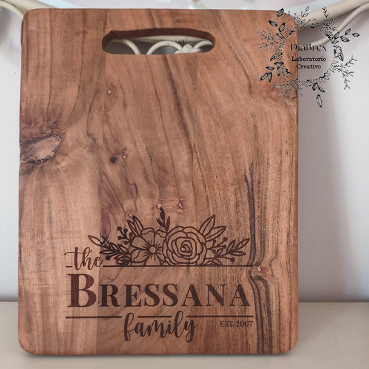 Tagliere in legno personalizzato – Incisione nome o famiglia – Idea regalo matrimonio, inaugurazione della casa, anniversario, compleanno