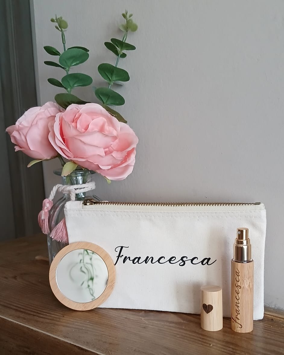 Set Pochette, Porta Profumo e Specchietto in Bambù Personalizzati con incisione a Laser e Preziosa Confezione Regalo