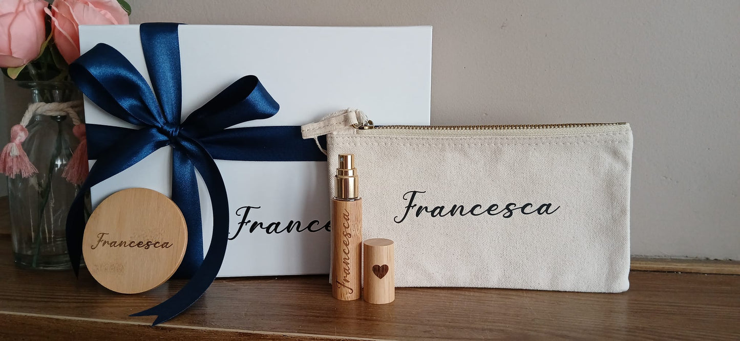 Set Pochette, Porta Profumo e Specchietto in Bambù Personalizzati con incisione a Laser e Preziosa Confezione Regalo