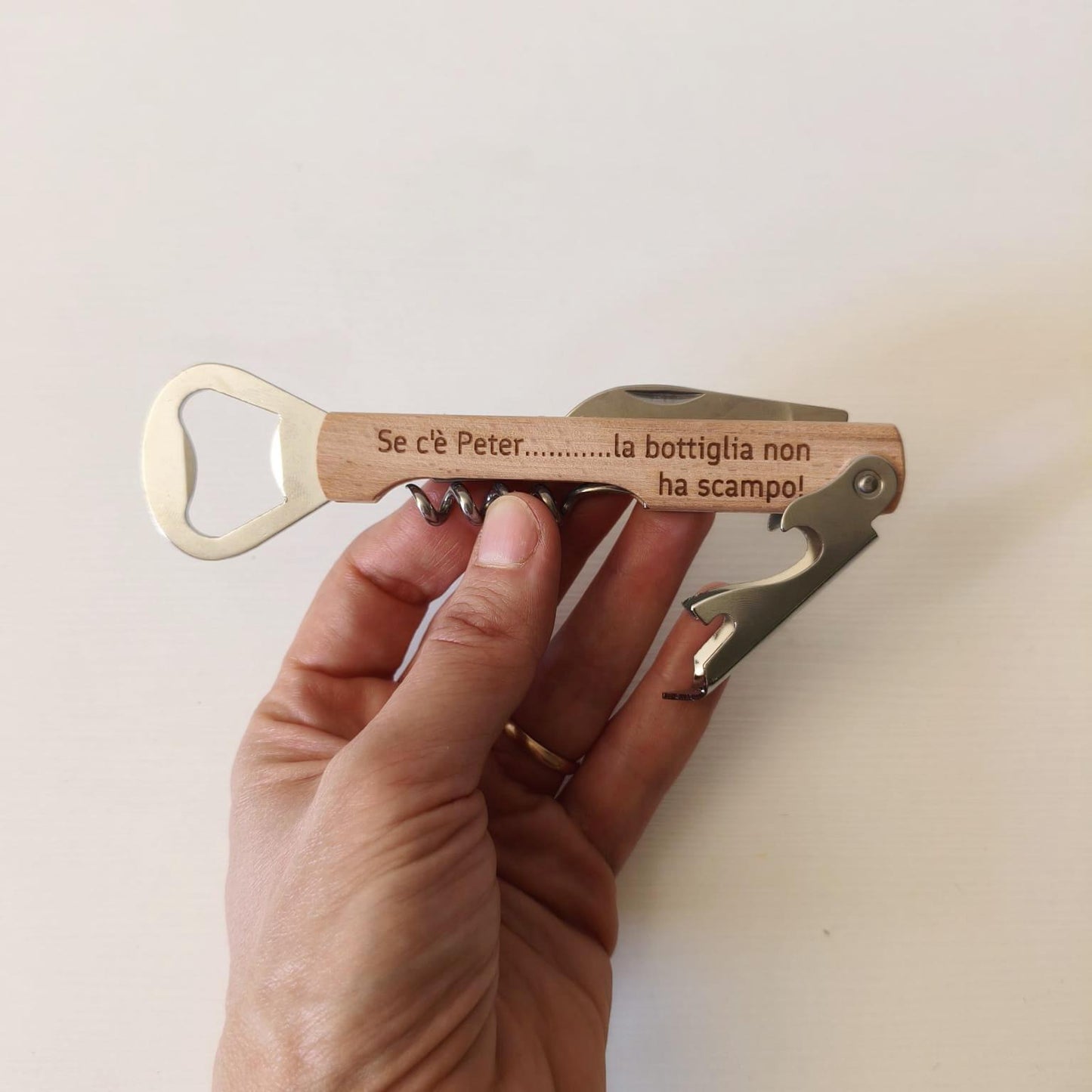 Apribottiglia personalizzato inciso a laser in confezione regalo